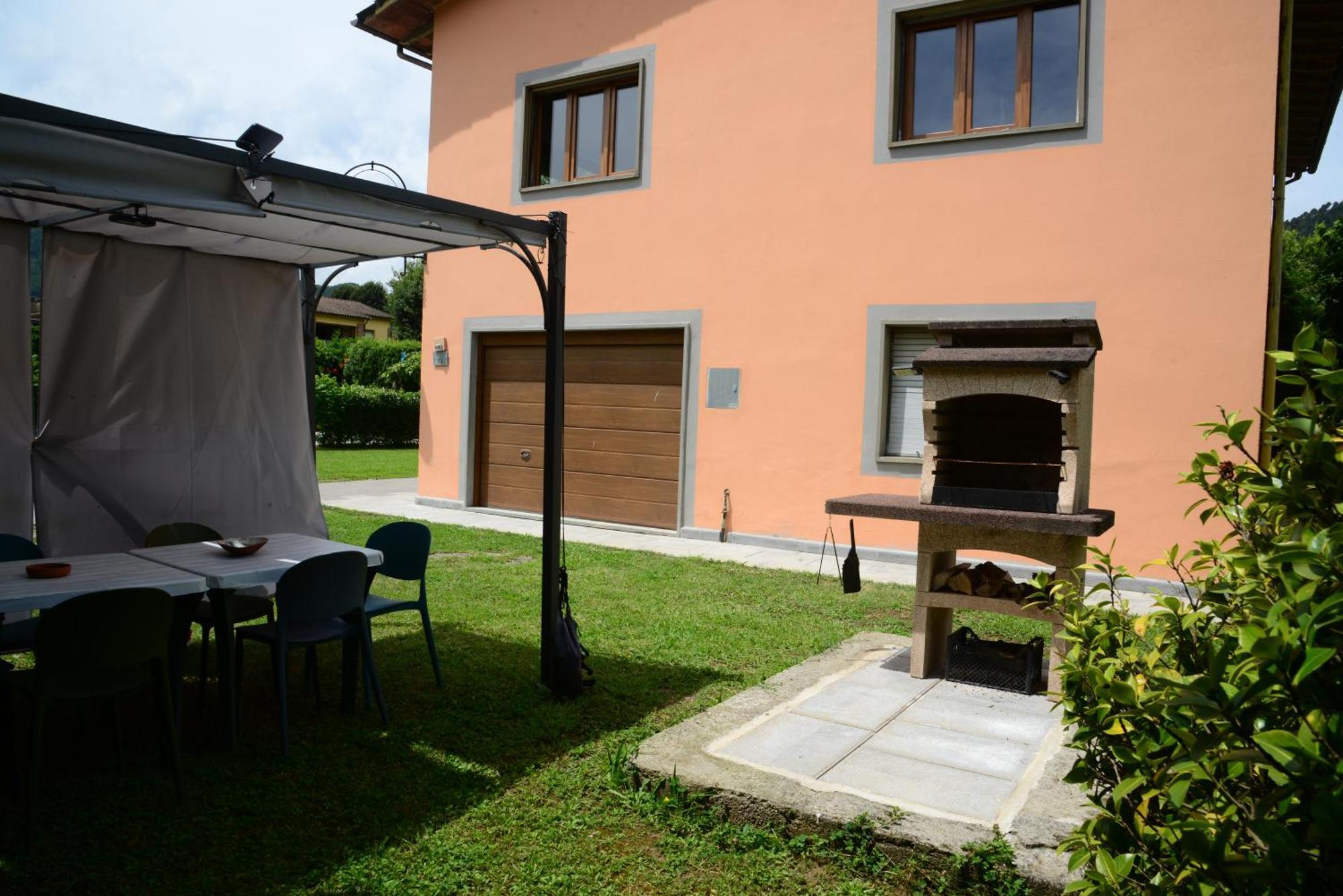 Villa Casa Hydrangea Con Piscina E Giardino Bagni di Lucca Exterior foto